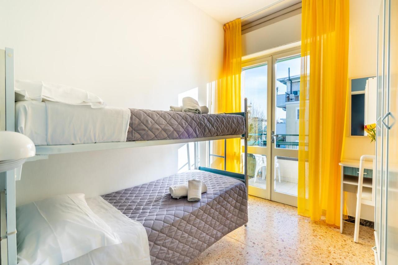 Hotel Viscount Riccione Bagian luar foto